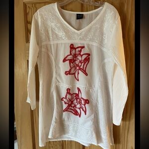 Chic White Tunic with Red Floral Accents